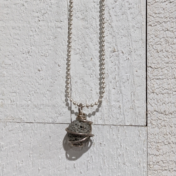 Lava Bead Necklace For Essential Oil - Picture 5 of 12